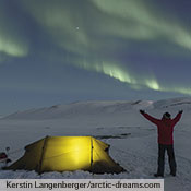Nammatj models are quite versatile, thanks to a compact footprint, high strength, and remarkably light weight. Here a Nammatj affords a prime viewing spot for the Northern Lights in Iceland. Photo: Kerstin Langenberger (arctic-dreams.com).